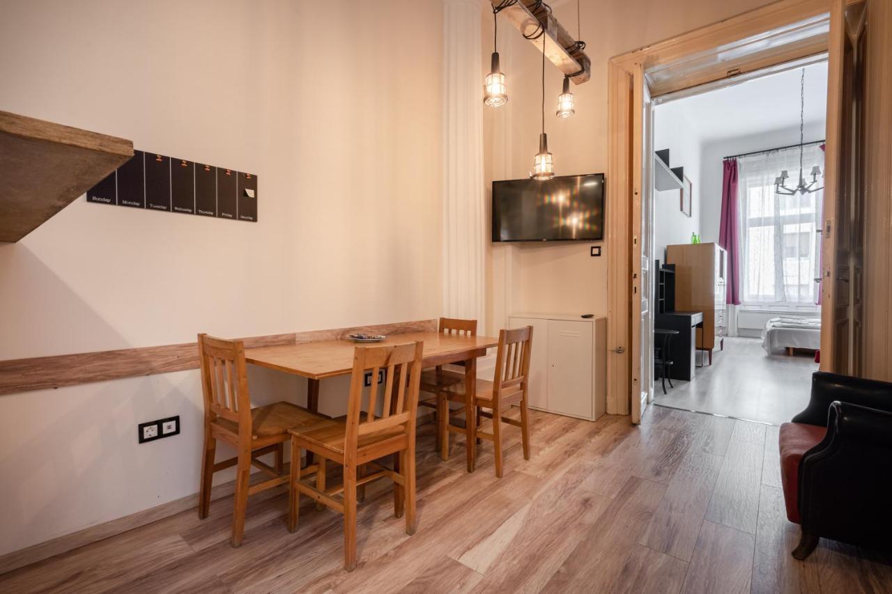 Retro Rebel Mode Apartment Budapest Exterior photo